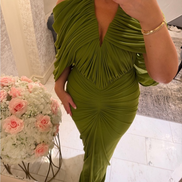 Deme by Gabriella Elegant Green Evening Gown - Picture 4 of 5